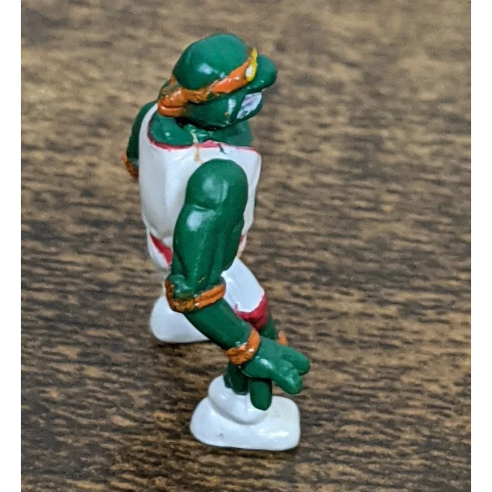 Vintage Teenage Mutant Ninja Turtles Leonardo Action Figure with Paint Wear‎